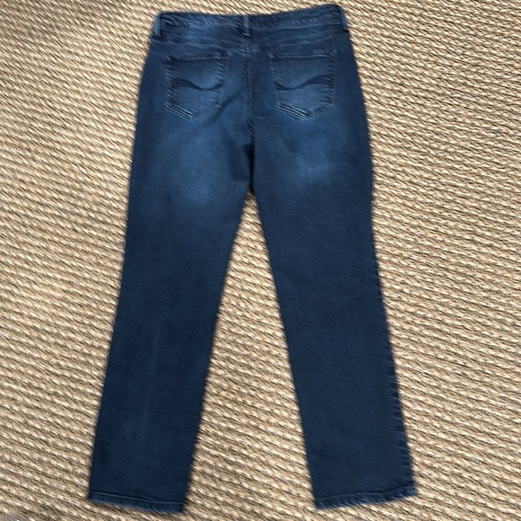 Bandolino navy jeans - brand Mandie. Size 8p. Stitching on back pockets. - Picture 4 of 6
